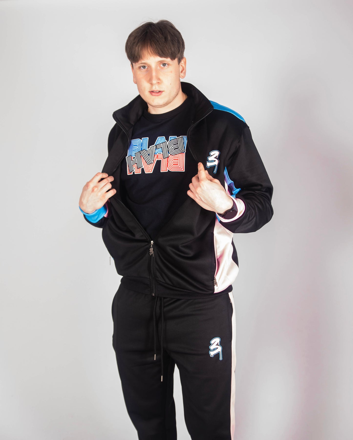 3SAUCE’s Noir Delux3 Tracksuit