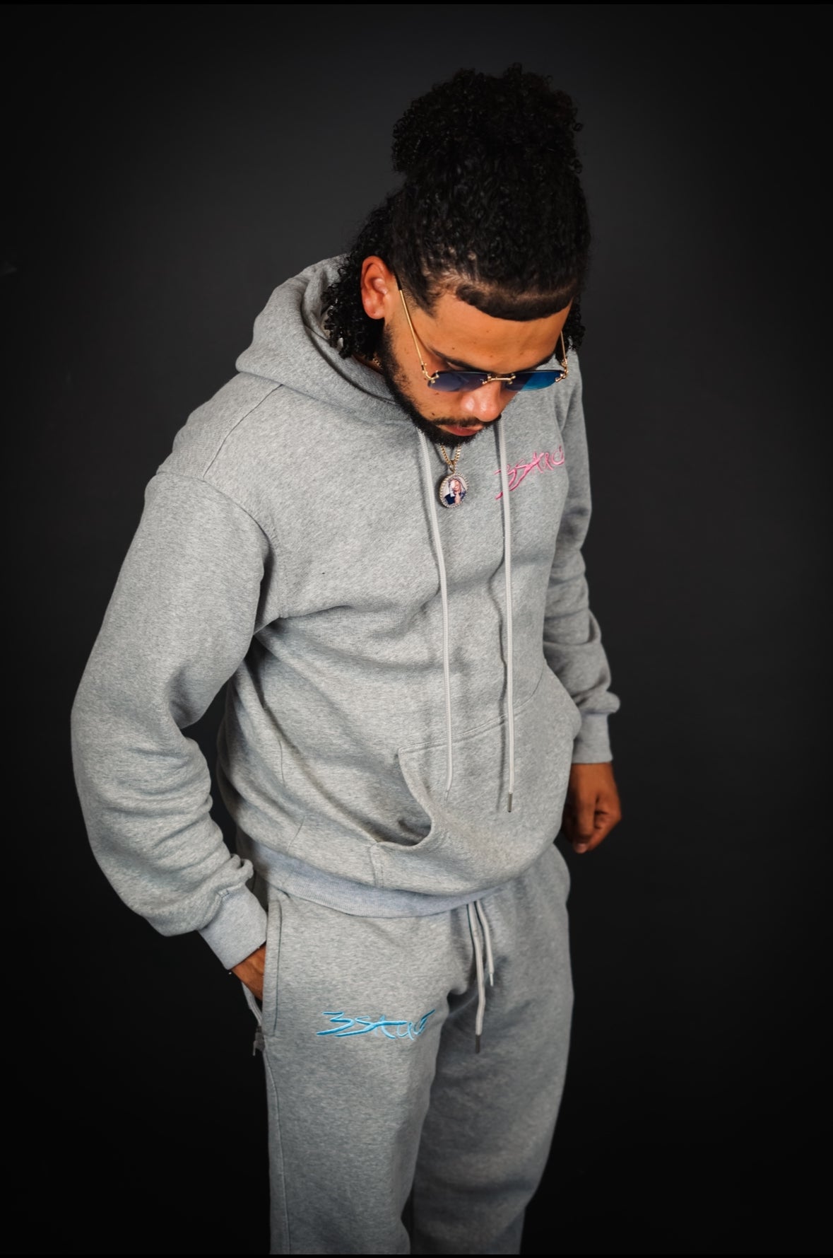 3SAUCE’S signature tracksuit grey